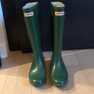 Green hunter rainboots